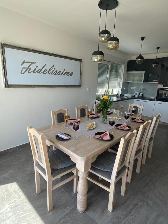 Fotografie z fotogalerie ubytování Villa Fidelissima v destinaci Kaštela