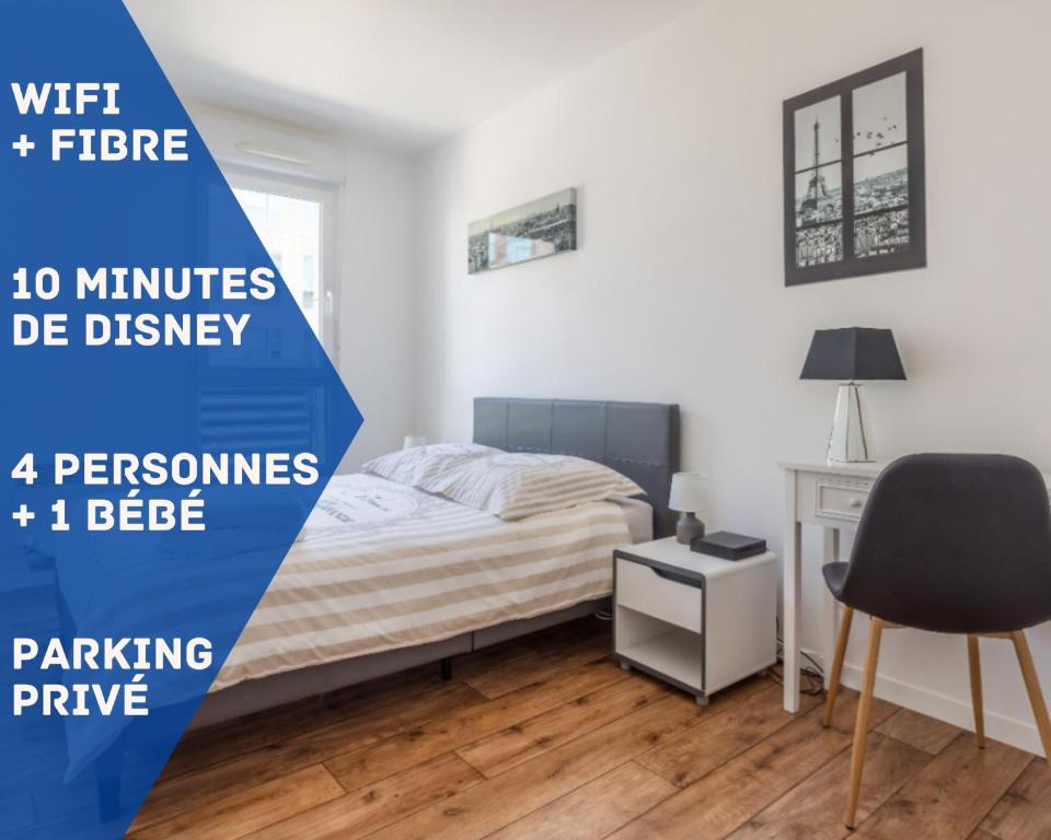 une chambre avec un lit, un bureau et une chaise dans l'établissement Appartement Confort Paris, à Montévrain