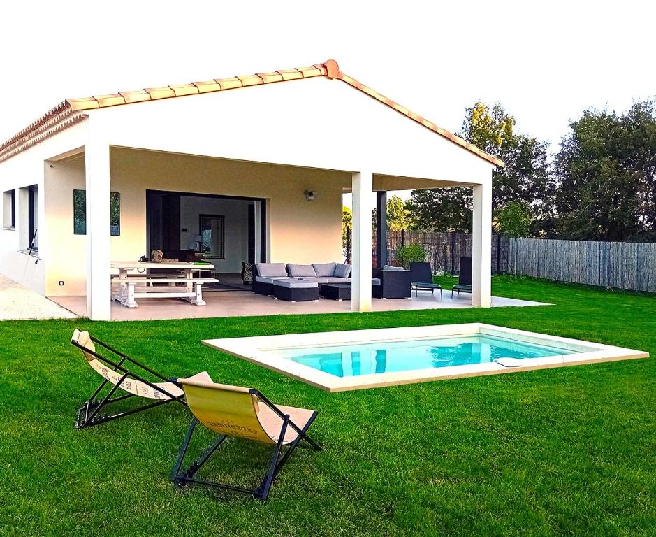 Πισίνα στο ή κοντά στο La maison de Fontarèches avec piscine proche d Uzès