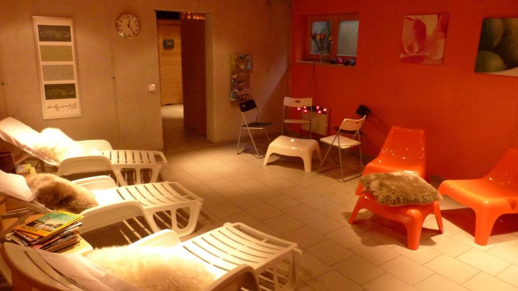 A seating area at Apartmenthaus Rapplhof