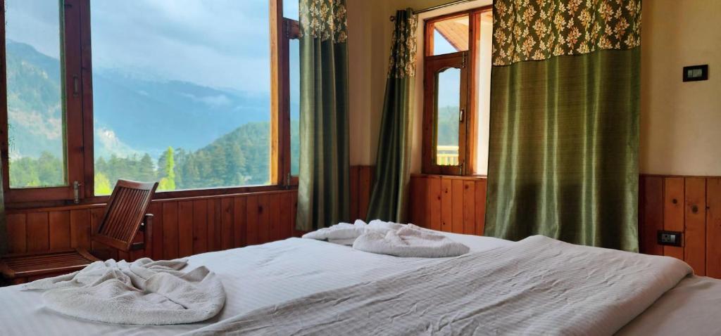 Nespecifikovaný výhled na hory nebo výhled na hory při pohledu z hotelu