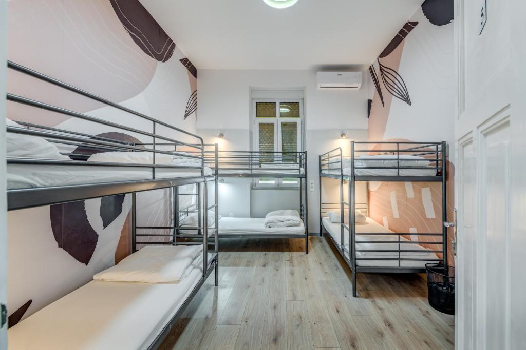 Hostel Colors Of Adriatic - Youth Only房間的床