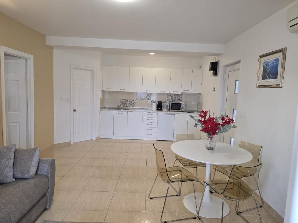 Photo de la galerie de l'établissement Apartmani Pavlinović, à Makarska