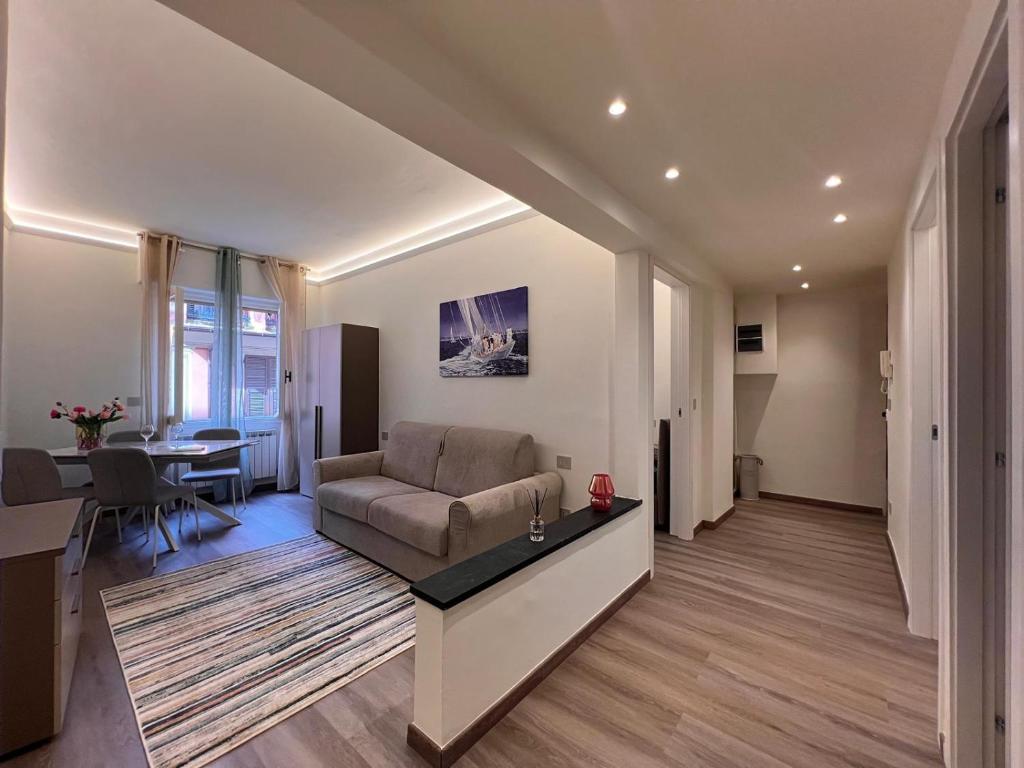 WELCOME RIVIERA-MAZZINI 30 ristrutturato aprile 2025- Bagno e arredamenti nuovi- Centralissimo a 100 m dalle spiaggie - vicinissimo a Ristoranti Bar Supermercati La scelta ideale per un soggiorno perfetto Parcheggio a 15 euro al giorno, da prenotare