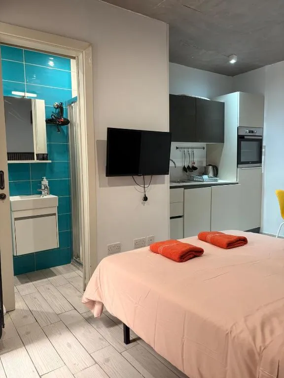 Paceville 2B - Cozy Studio with Kitchen - AC - Wifi