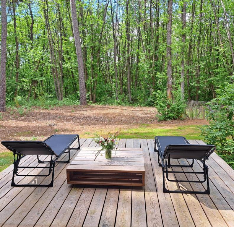 Gallery image of Cabin indebos in Sainte-Foy-de-Longas