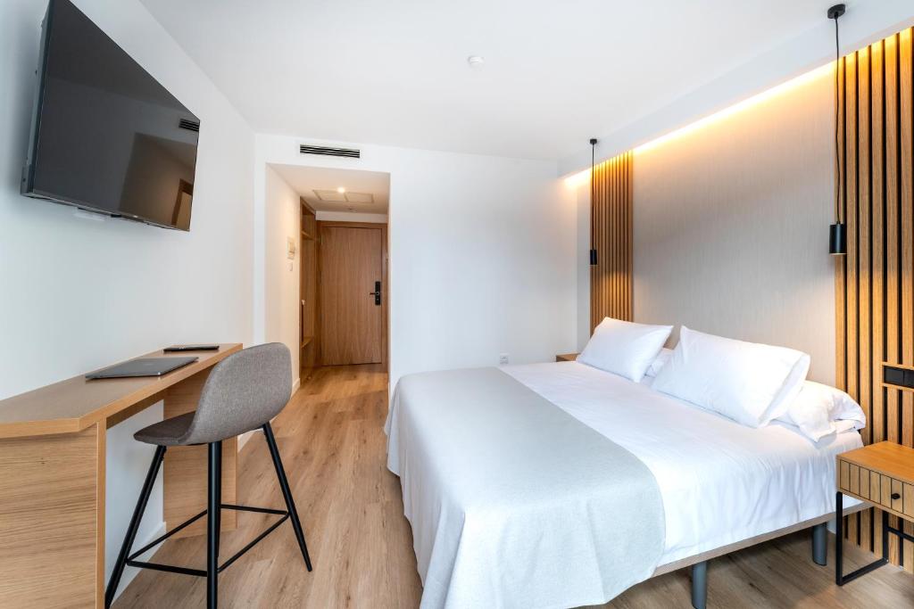 Centrotel Zamora - Habitación Queen Con Balcón