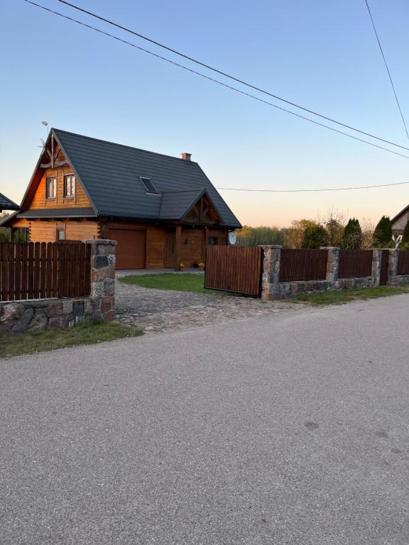 Budova, v ktorej sa farma nachádza