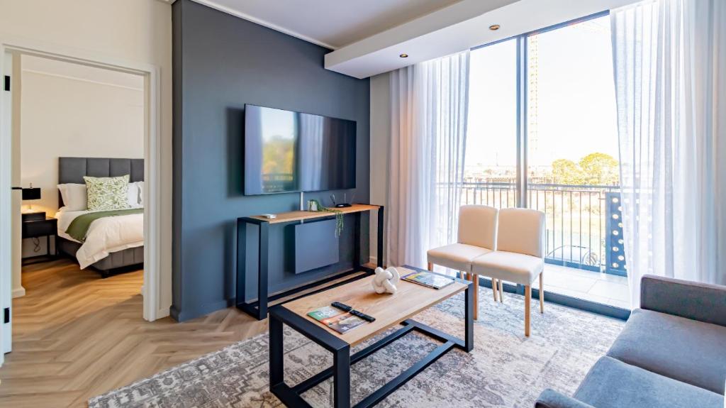 TV a/nebo společenská místnost v ubytování ZALS LUXURY -ON PARK CENTURY CiTY