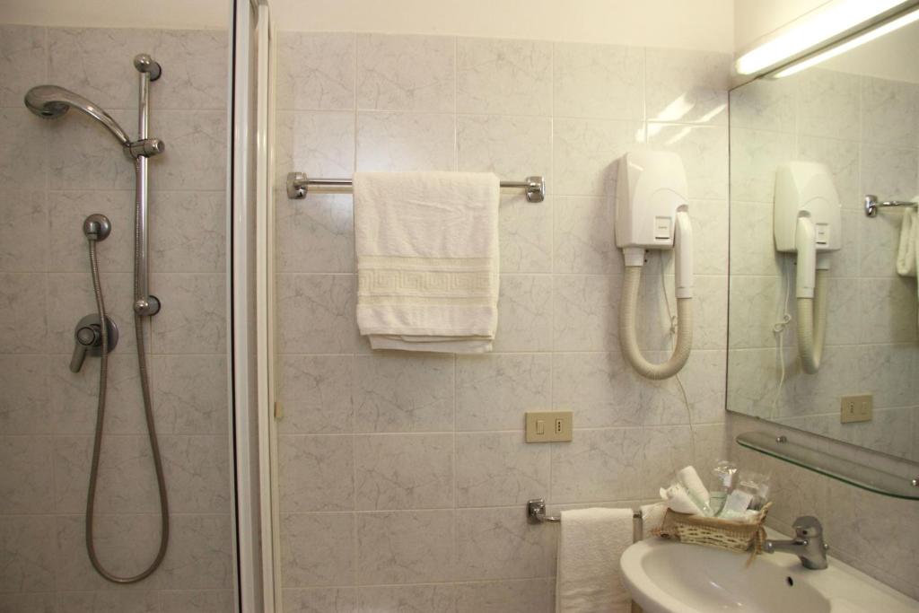 Koupelna v ubytování B&B L'Agnolo Di Caroti Cinzia