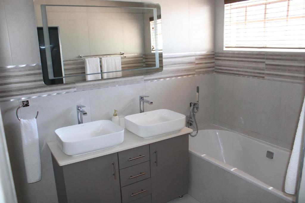 Bagno di Plot 5 on the Vaal