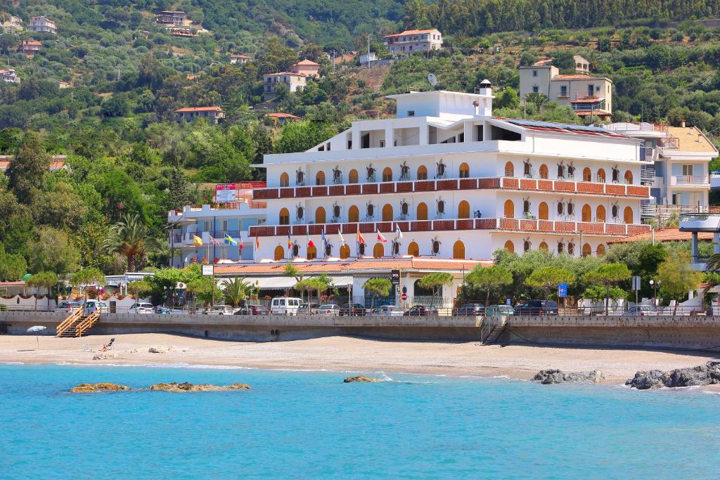 Gallery image of Hotel Ristorante La Tartaruga in Capo dʼOrlando