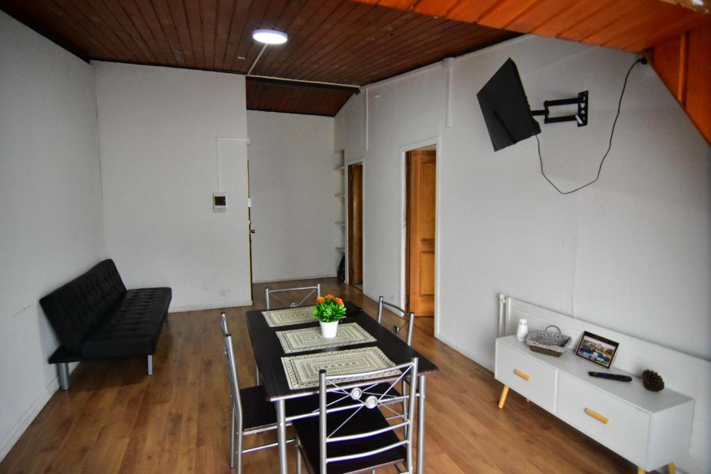 TV a/nebo společenská místnost v ubytování Dpto central y remodelado