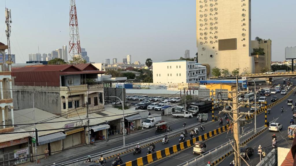 Nespecifikovaný výhled na destinaci Phnompenh nebo výhled na město při pohledu z penzionu
