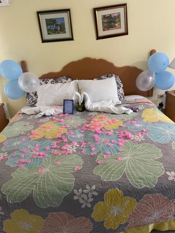 Postel nebo postele na pokoji v ubytování Chrisanns beach resorts
