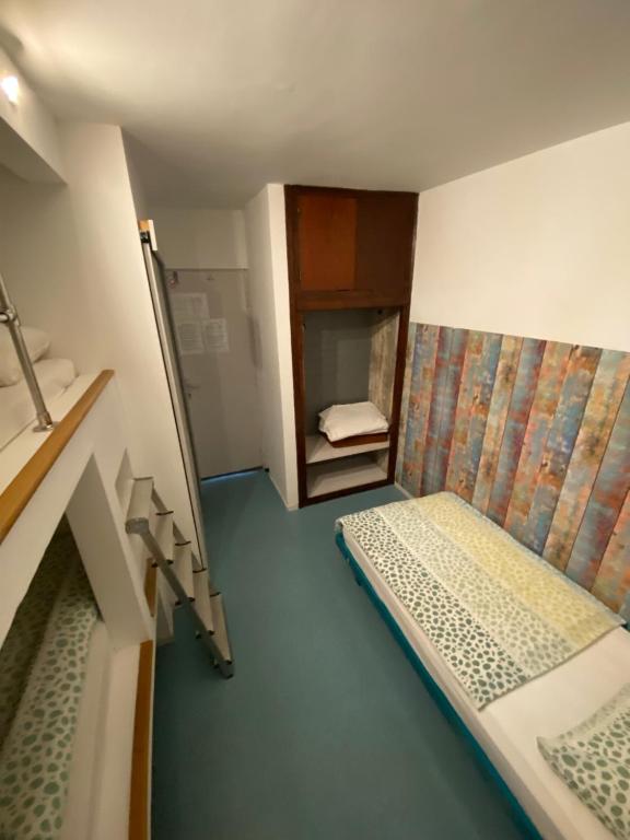 Accommodation with an experience!!! HOSTEL KANTUN Unlimited free coffee throughout your stay !!! - Triple Room