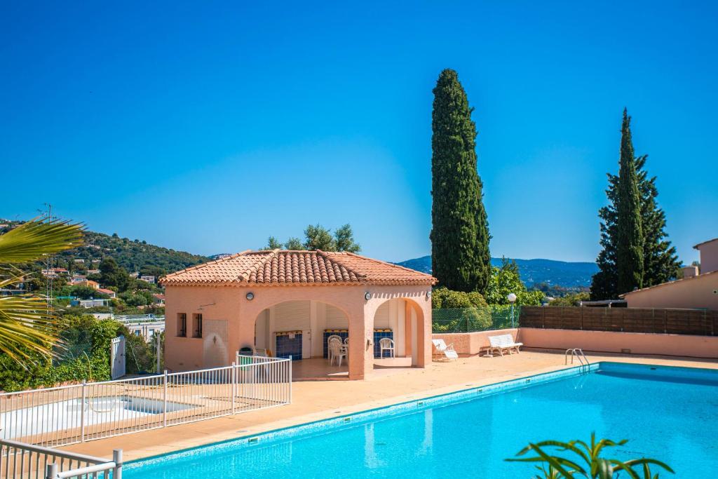 Πισίνα στο ή κοντά στο Maison de Gathen