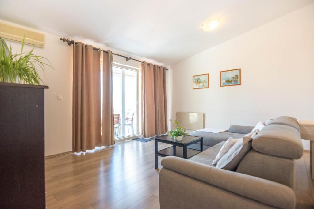 Część wypoczynkowa w obiekcie Apartment Rajna