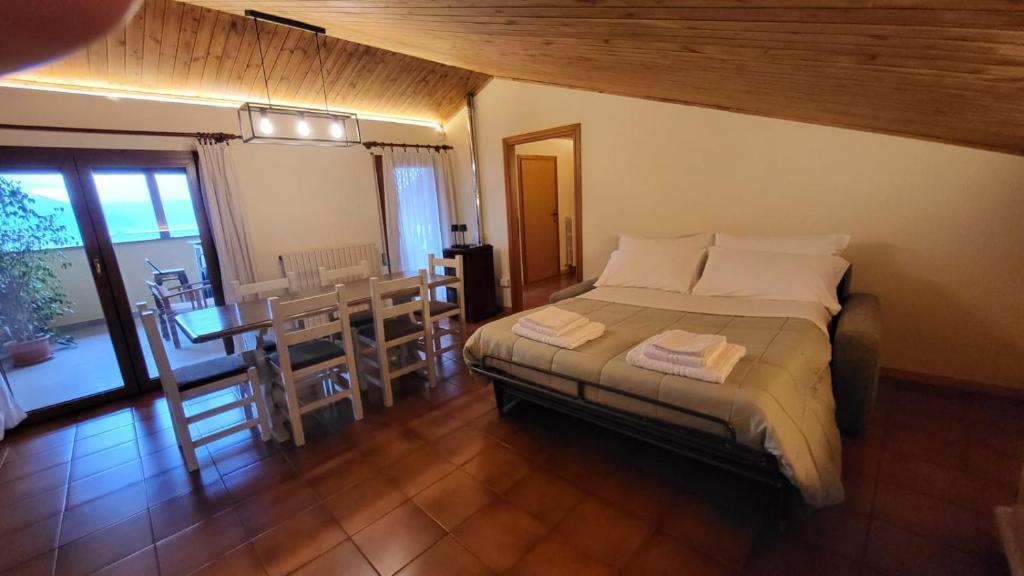 Postel nebo postele na pokoji v ubytování Dimora del falco