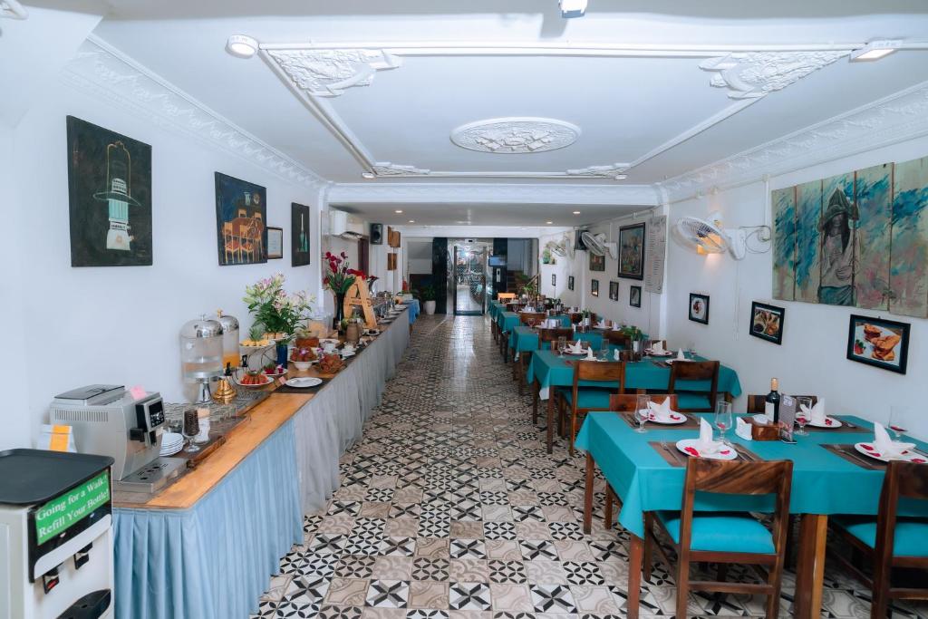 Restaurace v ubytování Grand Elevation Hotel