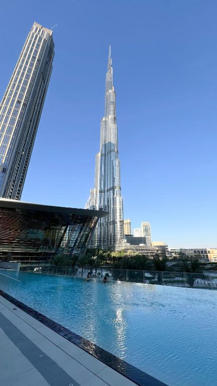 Bazén v ubytování Grande Signature by Emaar! Amazing Pool, Gym and Location! nebo v jeho okolí
