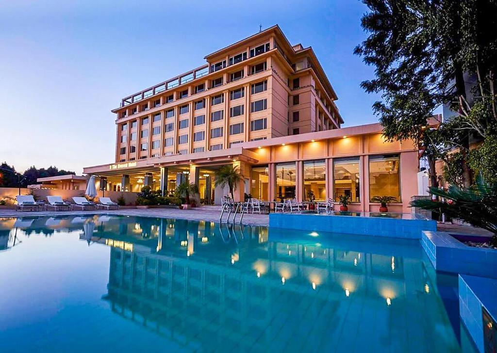 Bazén v ubytování Hotel Jaan Tara nebo v jeho okolí