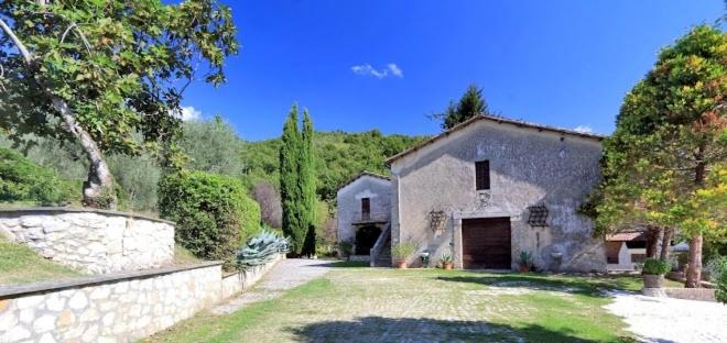 Το κτήριο όπου στεγάζεται  το διαμέρισμα