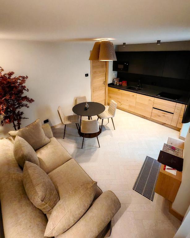 Le Reve Charmant Apartments - Via De L ostan, 18 - 15