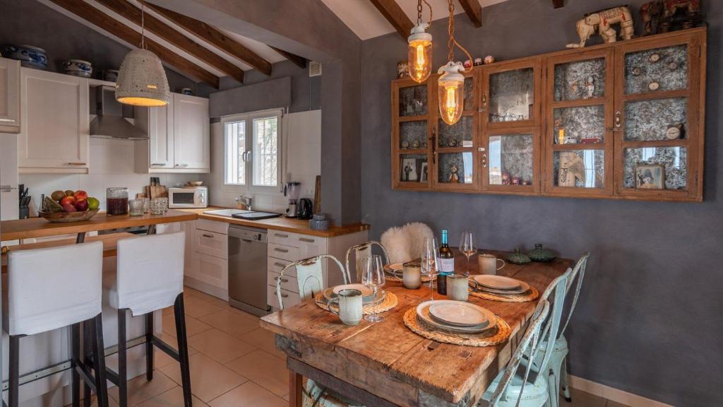 Kuchyň nebo kuchyňský kout v ubytování Casa Siempre Sayalonga by Ruralidays