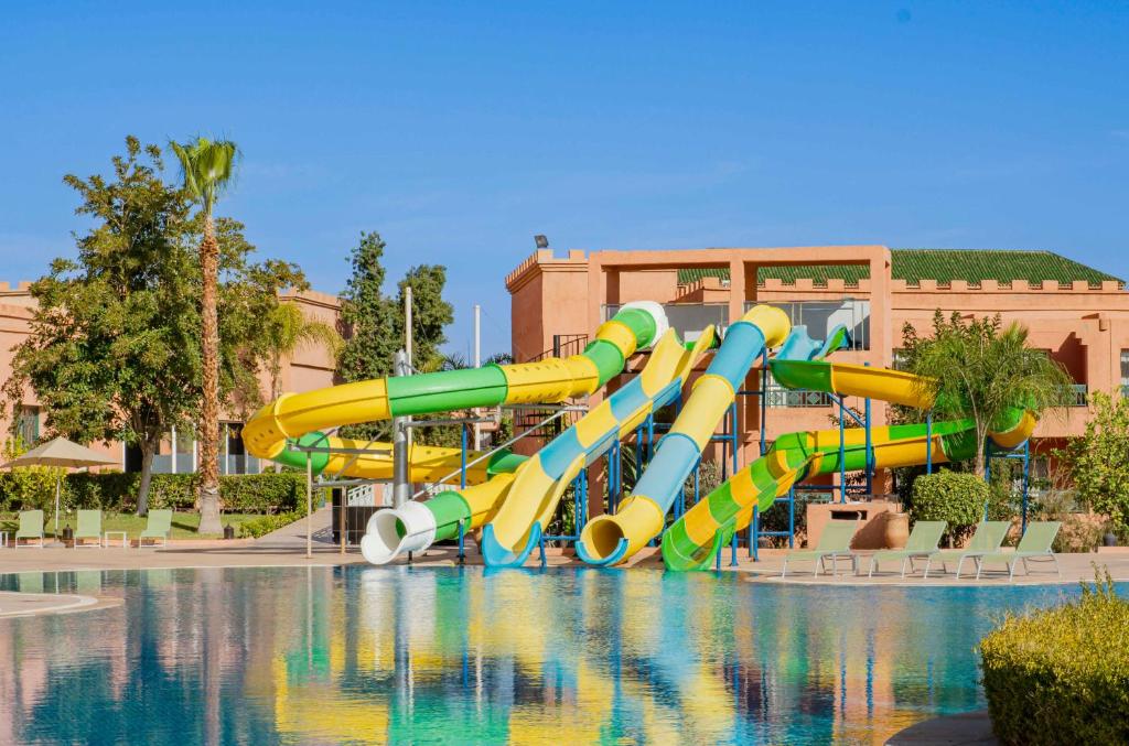Bazén v ubytování Grand Mogador Agdal & Spa nebo v jeho okolí