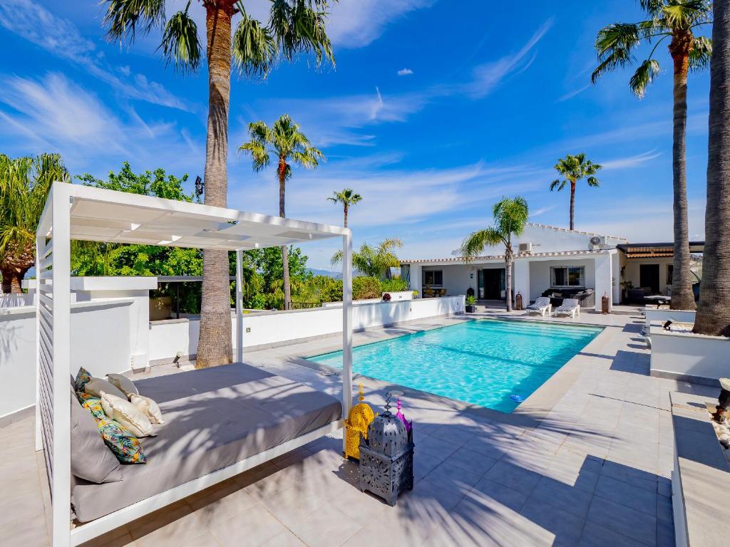 Bazén v ubytování Cubo's Casa Flor High Privacy & Pool nebo v jeho okolí