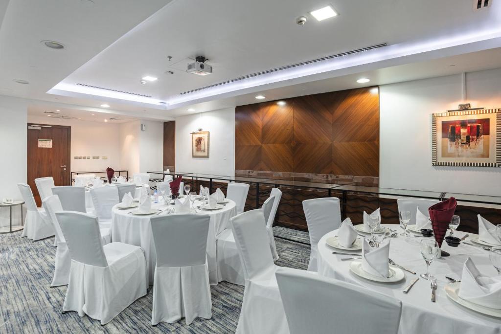 Restaurace v ubytování Oryx Hotel