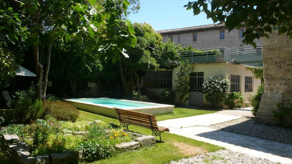 Bassein majutusasutuses L'Observance Bed & Breakfast või selle lähedal