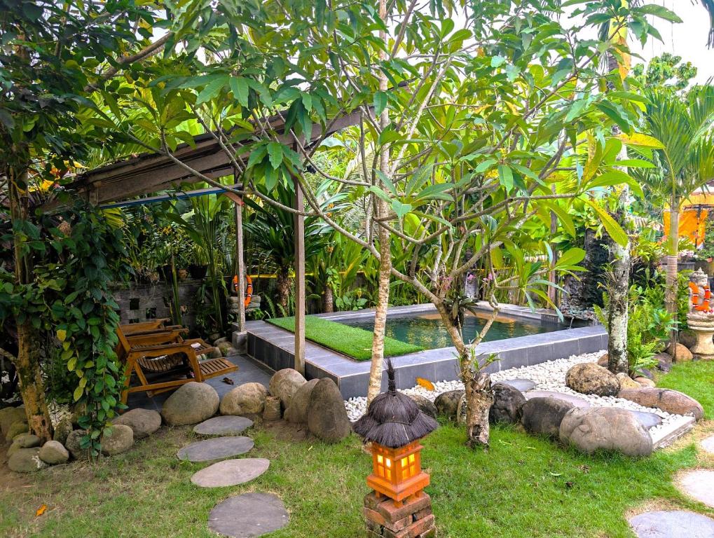 Zahrada ubytování Ayumar Homestay Medewi