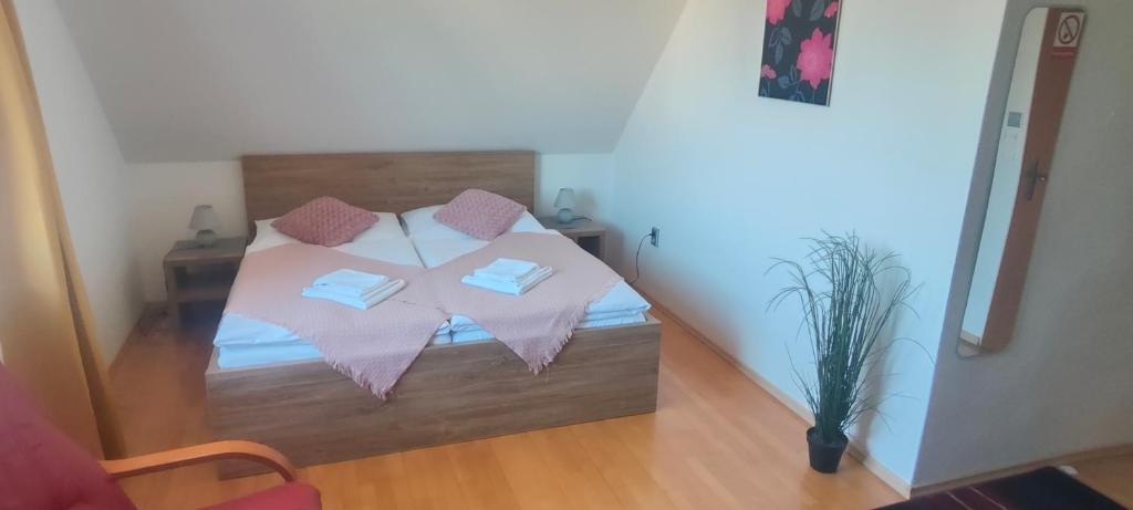 Postel nebo postele na pokoji v ubytování Hotel Orlan