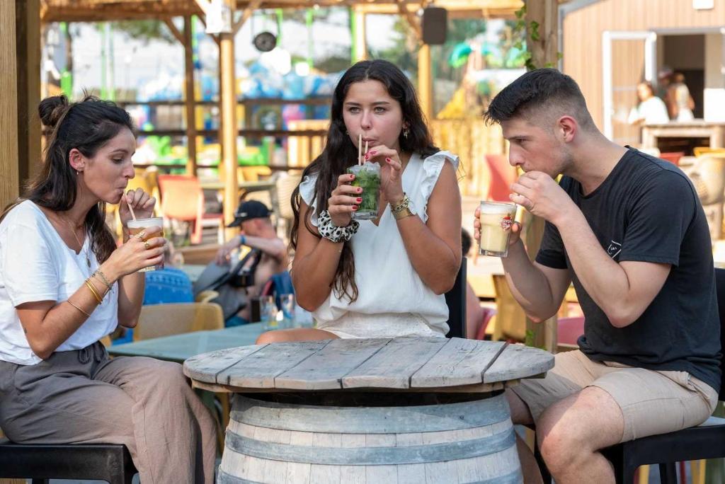 Hosté ubytování Camping 4 étoiles - Parc aquatique - eeic0i