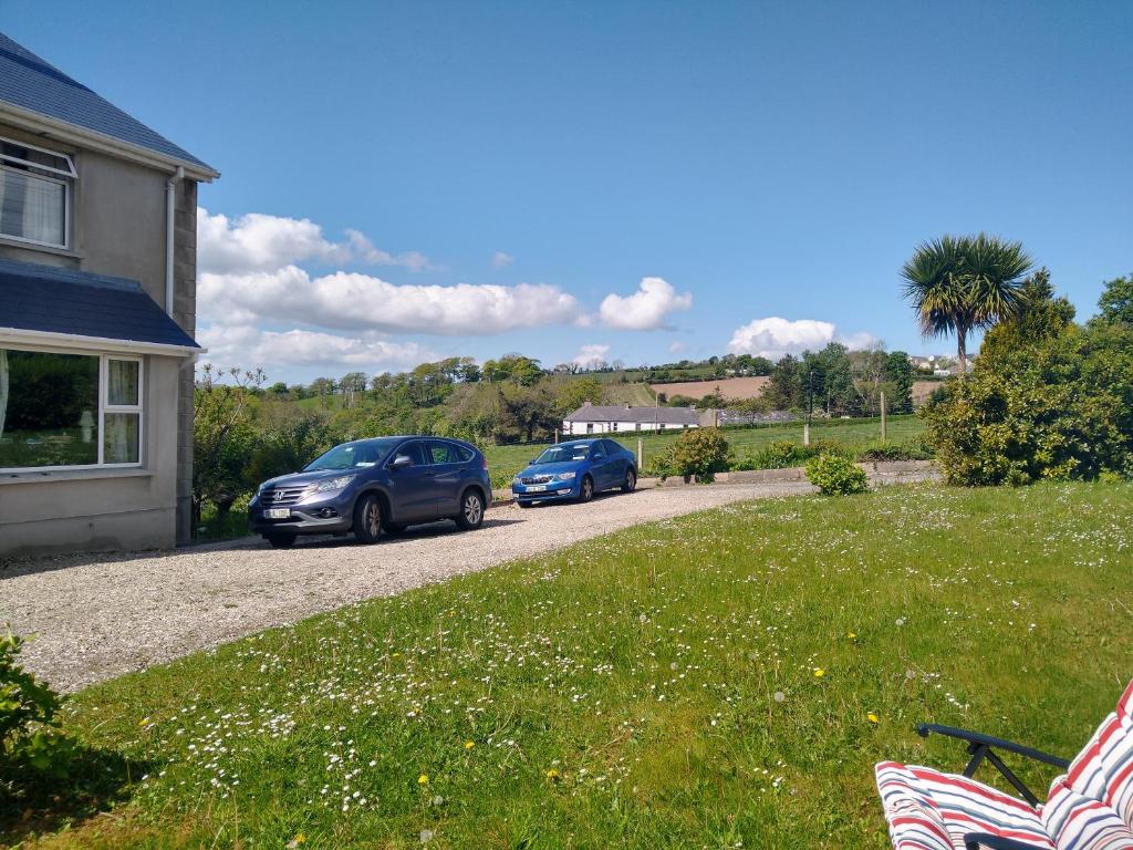 Zahrada ubytování LILY'S LODGE - Beautiful Central Buncrana Home