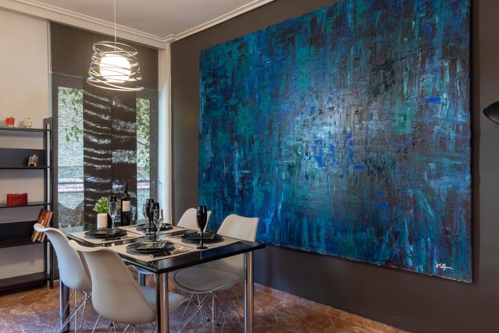 Athens Charm Meets Contemporary Design in Thissio