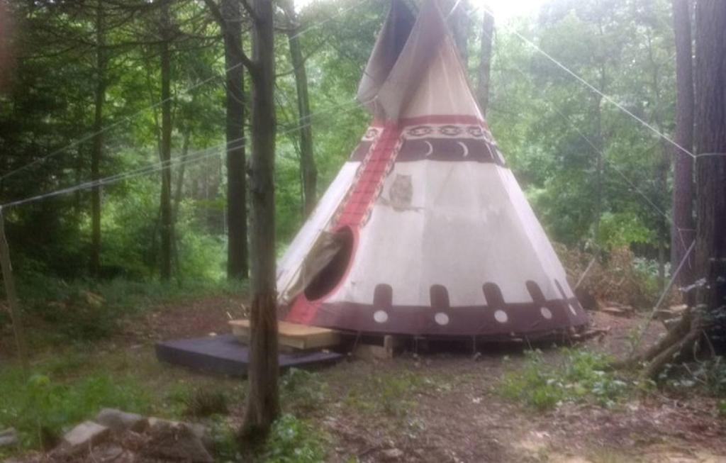 Curated visual reference: Fresh Look at Unique And Off The Grid Tipi Rental On Chloe S