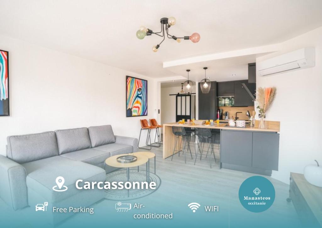 un salon avec un canapé et une cuisine dans l'établissement Magnifique T3-terrasse-parking-Centre ville-AD, à Carcassonne