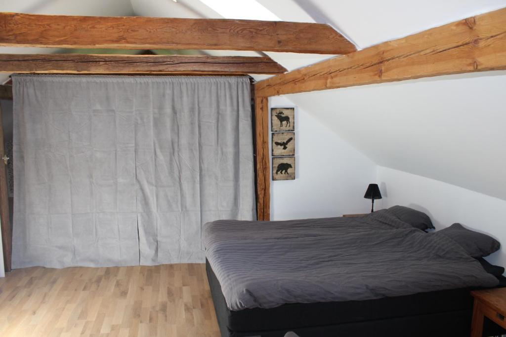 Postel nebo postele na pokoji v ubytování Apartment Gasstorp Wifi