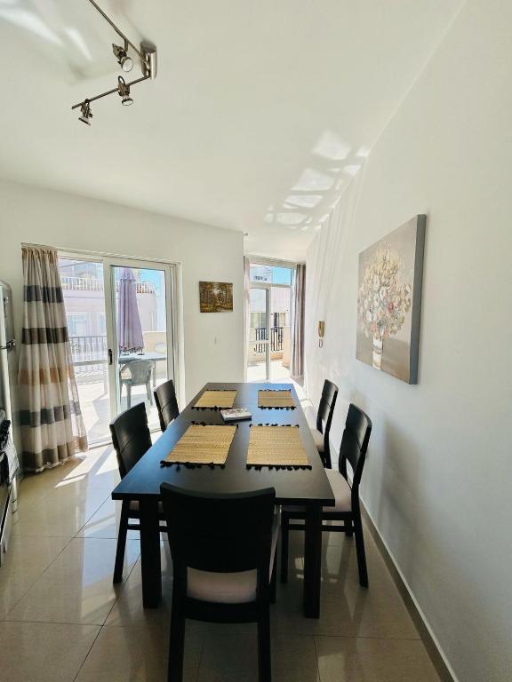 Μια τηλεόραση ή/και κέντρο ψυχαγωγίας στο Island Breeze PH