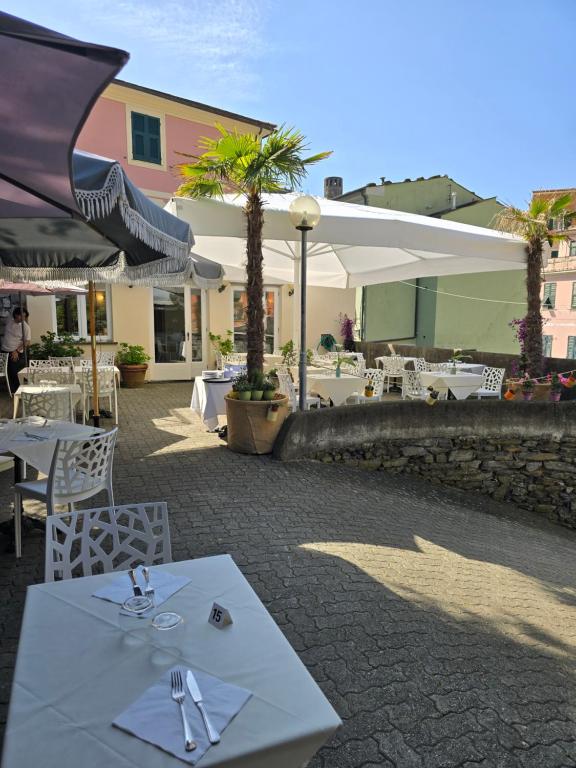 Un restaurante o sitio para comer en Pensione Sorriso