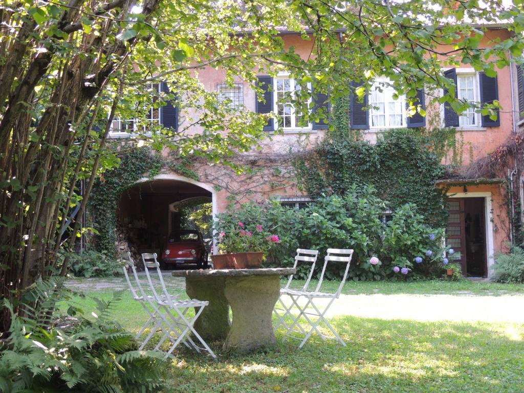 A garden outside Il Faggio Rosso