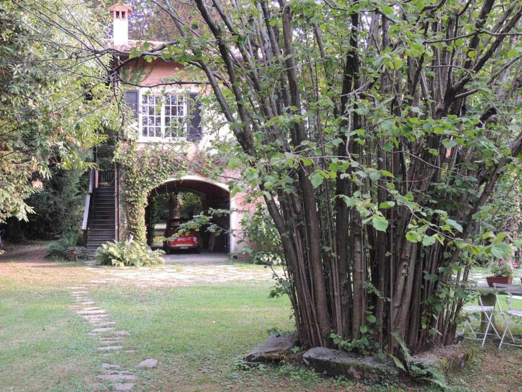 A garden outside Il Faggio Rosso