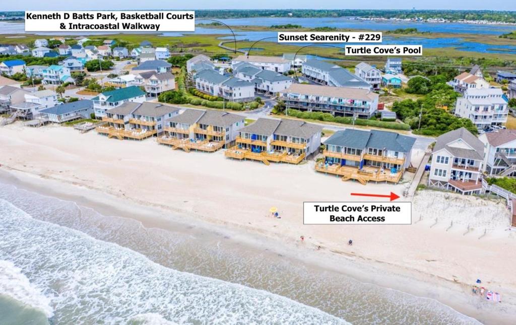 En strand i nærheden af feriehuset