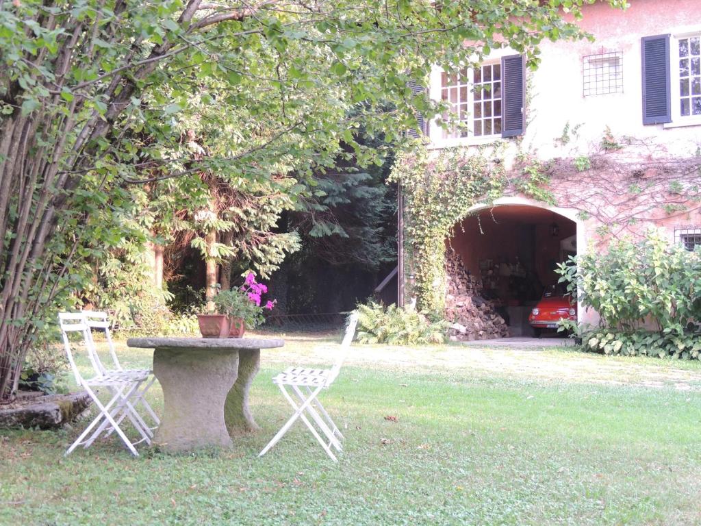 A garden outside Il Faggio Rosso