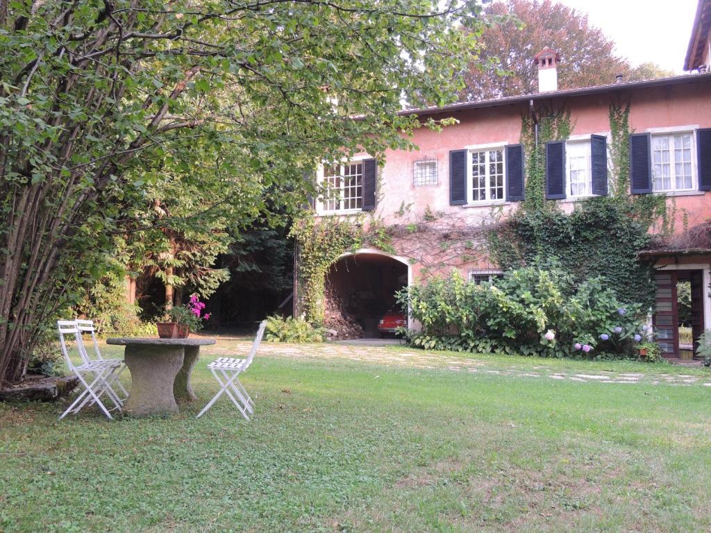 A garden outside Il Faggio Rosso
