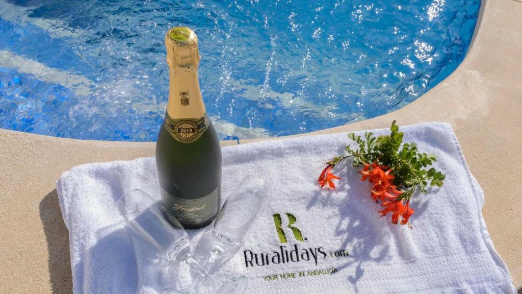 Nápoje v ubytování Villa Lourdes Alhaurín de la Torre by Ruralidays