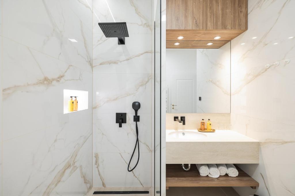 De Pusterla Luxury Rooms - 16